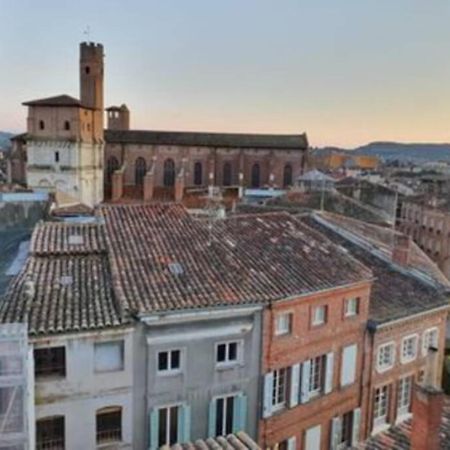 Appartement Exceptionnel 4 Etoiles Hyper Centre Albi 65 M2 Au 4Eme Etage Sans Ascenseur Avec Une Tour Du 12Eme Siecle Eksteriør bilde