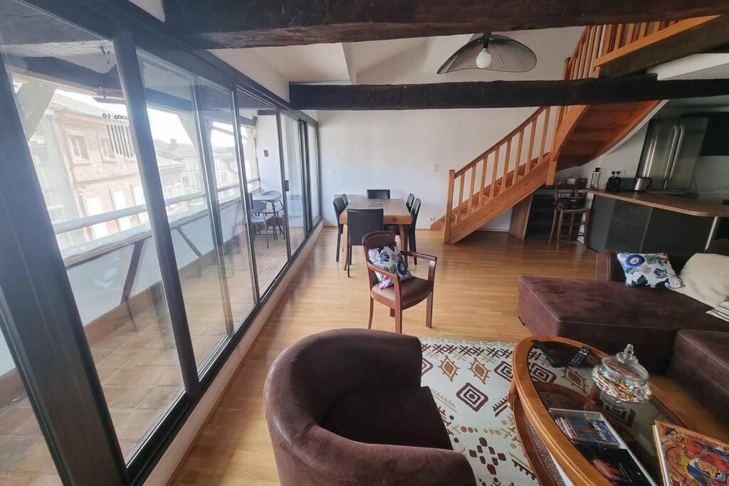 Appartement Exceptionnel 4 Etoiles Hyper Centre Albi 65 M2 Au 4Eme Etage Sans Ascenseur Avec Une Tour Du 12Eme Siecle Eksteriør bilde