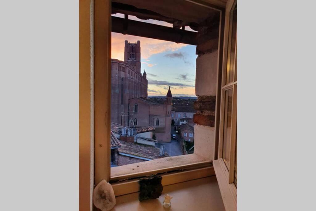 Appartement Exceptionnel 4 Etoiles Hyper Centre Albi 65 M2 Au 4Eme Etage Sans Ascenseur Avec Une Tour Du 12Eme Siecle Eksteriør bilde