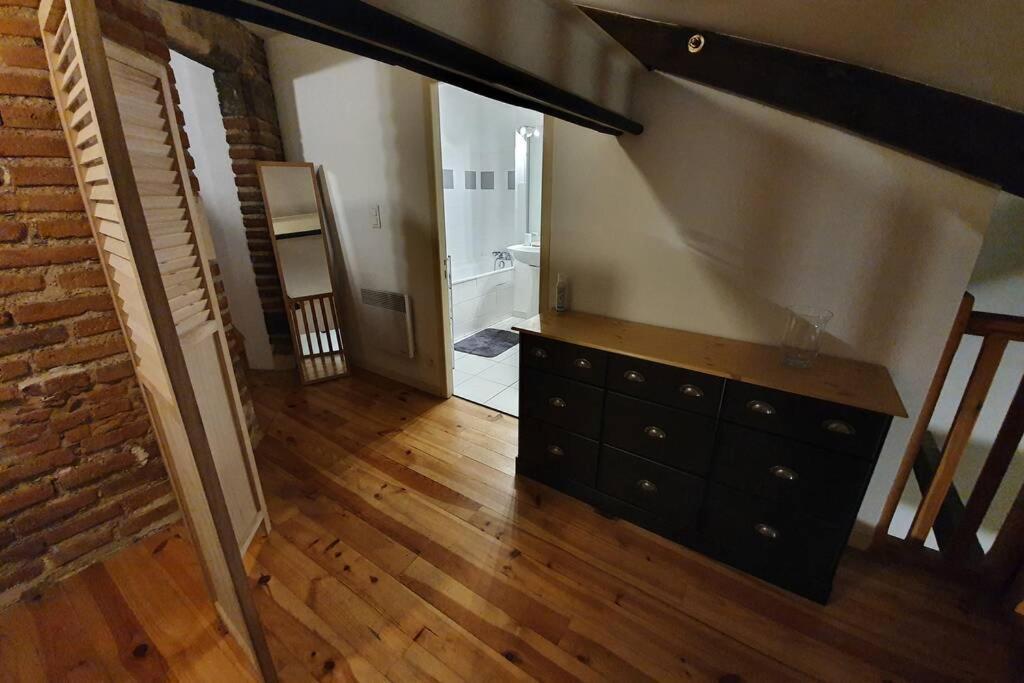 Appartement Exceptionnel 4 Etoiles Hyper Centre Albi 65 M2 Au 4Eme Etage Sans Ascenseur Avec Une Tour Du 12Eme Siecle Eksteriør bilde