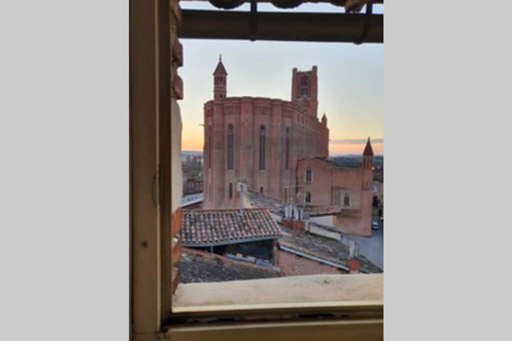 Appartement Exceptionnel 4 Etoiles Hyper Centre Albi 65 M2 Au 4Eme Etage Sans Ascenseur Avec Une Tour Du 12Eme Siecle Eksteriør bilde